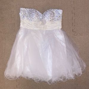 White tulle dress size XL with sequins on top